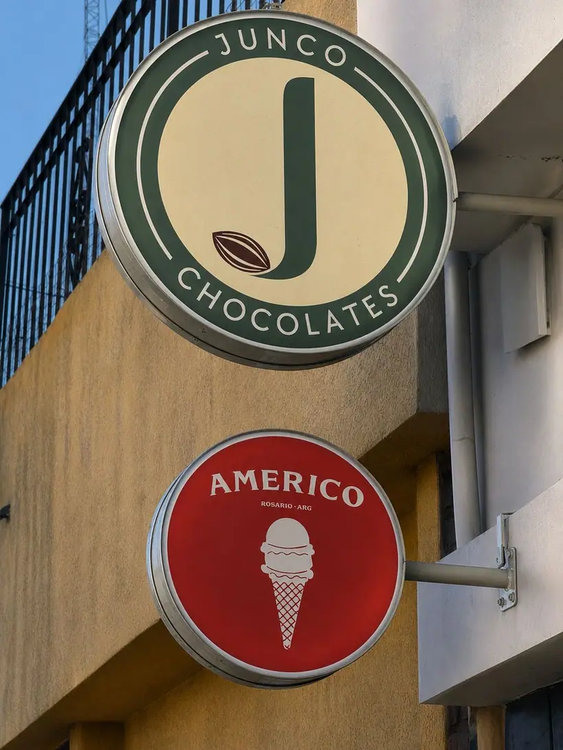 Junco Chocolates · Américo — Salientes circulares de doble faz. Trabajo de Zengráfica en San Lorenzo, Santa Fe.